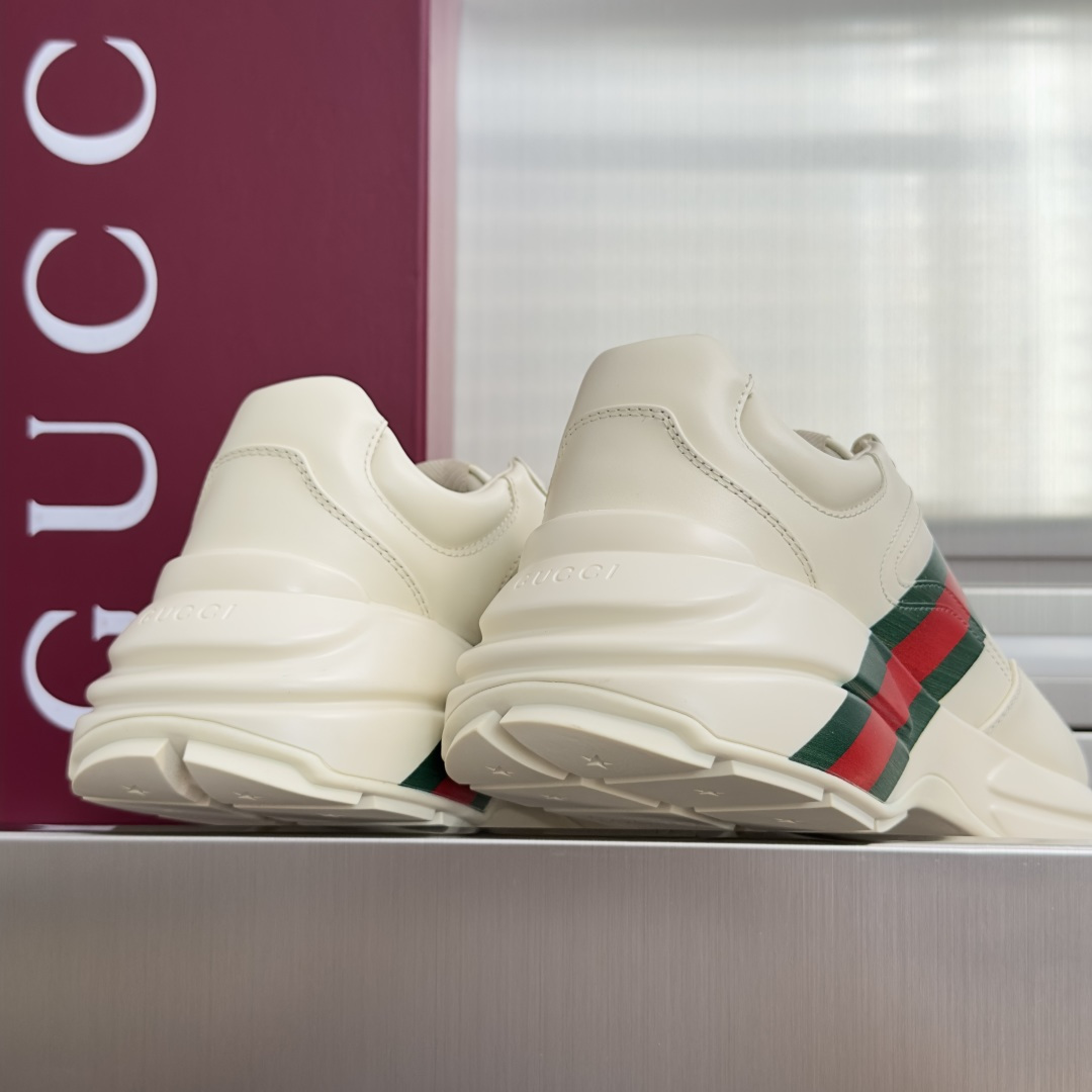 顶级版本:情侣款 Gucci古驰G家 Rhyton系列 最新配色 老爹鞋 情侣款 厚底 休闲 运动鞋 Gucci Pri 顶级版本:情侣款 Gucci古驰G家 Rhyton系列 最新配色 老爹鞋 情侣款 厚底 休闲 运动鞋 Gucci Pri