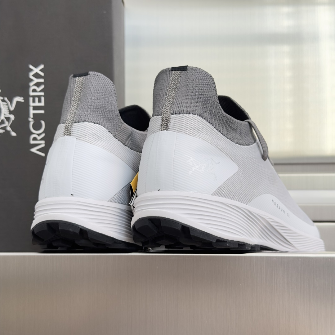 顶级版本：情侣款 ARC'TERYX 始祖鸟 NORVAN SL3 情侣款 超轻 越野跑鞋 休闲 运动鞋 超轻越野跑鞋，