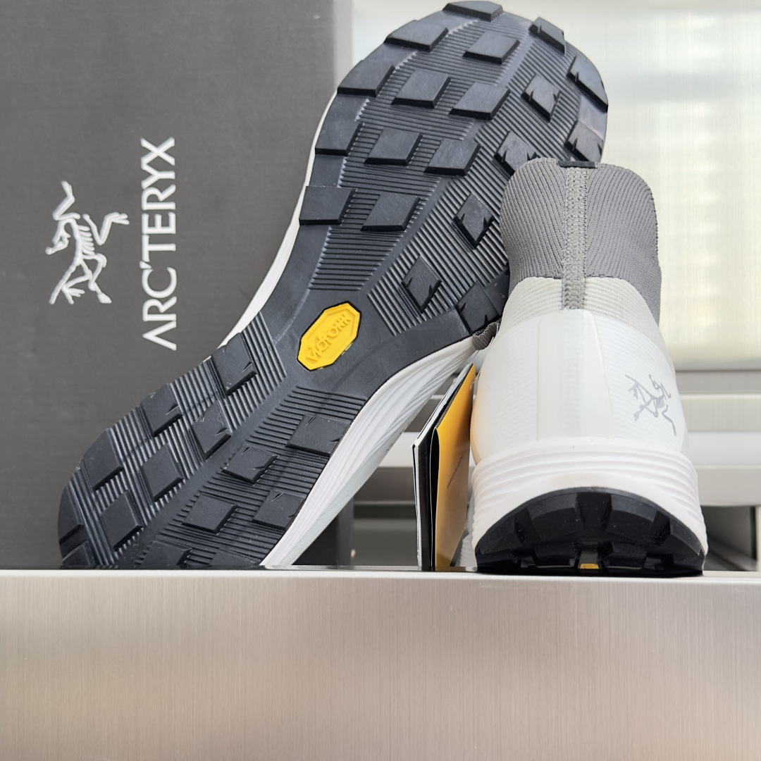 顶级版本：情侣款 ARC'TERYX 始祖鸟 NORVAN SL3 情侣款 超轻 越野跑鞋 休闲 运动鞋 超轻越野跑鞋，