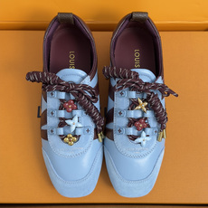 顶级版本:女款 LV路易威登 L家 驴牌 最新Sneakerina系列 黑白 熊猫配色 玛丽珍 芭蕾运动鞋 德训鞋 休 顶级版本:女款 LV路易威登 L家 驴牌 最新Sneakerina系列 黑白 熊猫配色 玛丽珍 芭蕾运动鞋 德训鞋 休