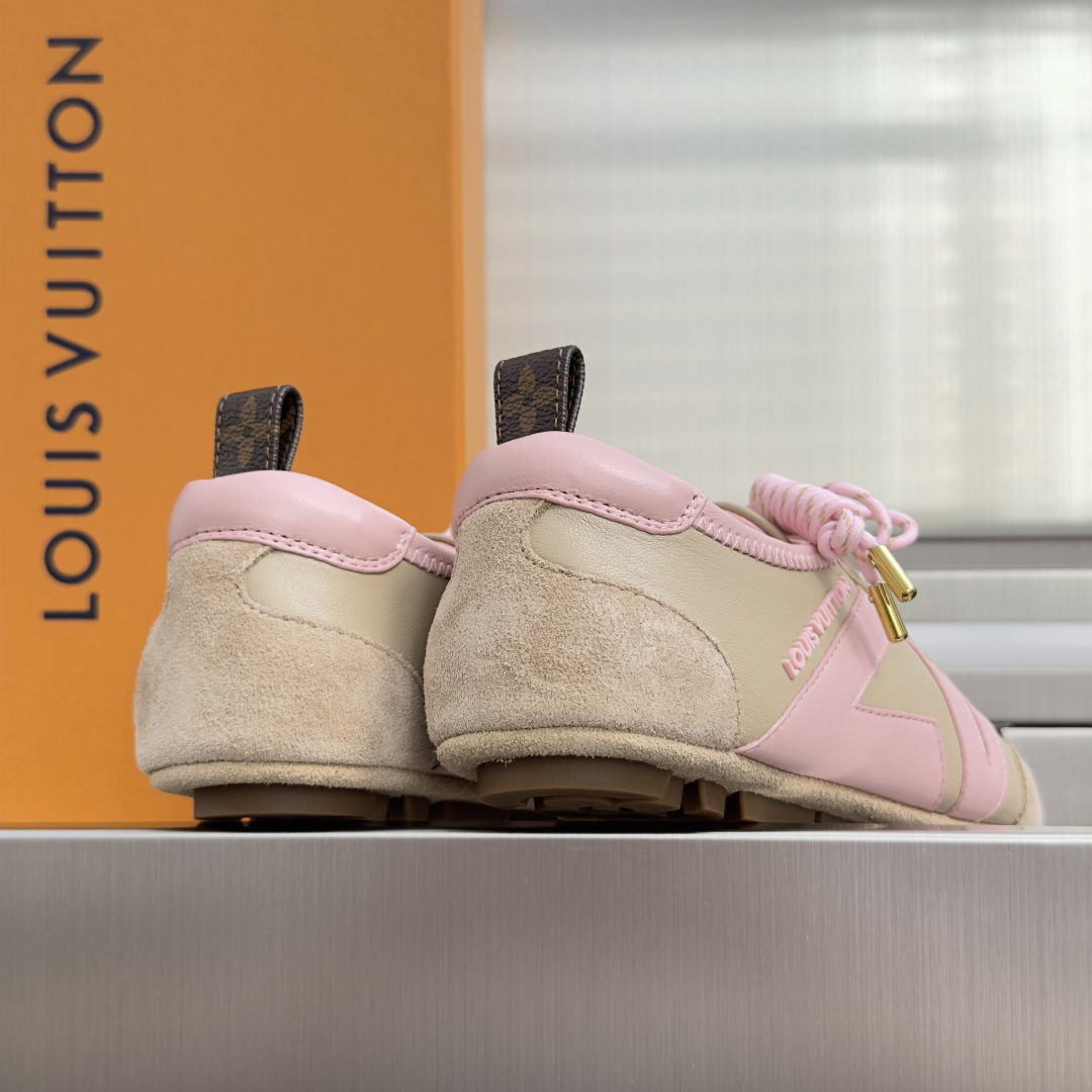 顶级版本:女款 LV路易威登 L家 驴牌 最新Sneakerina系列 黑白 熊猫配色 玛丽珍 芭蕾运动鞋 德训鞋 休 顶级版本:女款 LV路易威登 L家 驴牌 最新Sneakerina系列 黑白 熊猫配色 玛丽珍 芭蕾运动鞋 德训鞋 休