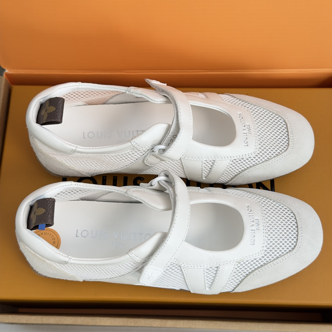 顶级版本：女款 LV路易威登 L家 驴牌 最新Sneakerina系列 黑白 熊猫配色  玛丽珍 芭蕾运动鞋 德训鞋 休