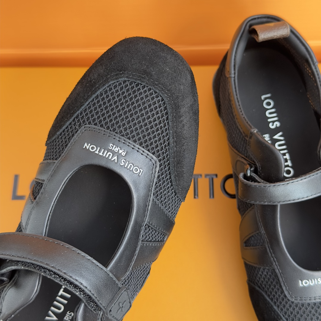 顶级版本：女款 LV路易威登 L家 驴牌 最新Sneakerina系列 黑白 熊猫配色  玛丽珍 芭蕾运动鞋 德训鞋 休