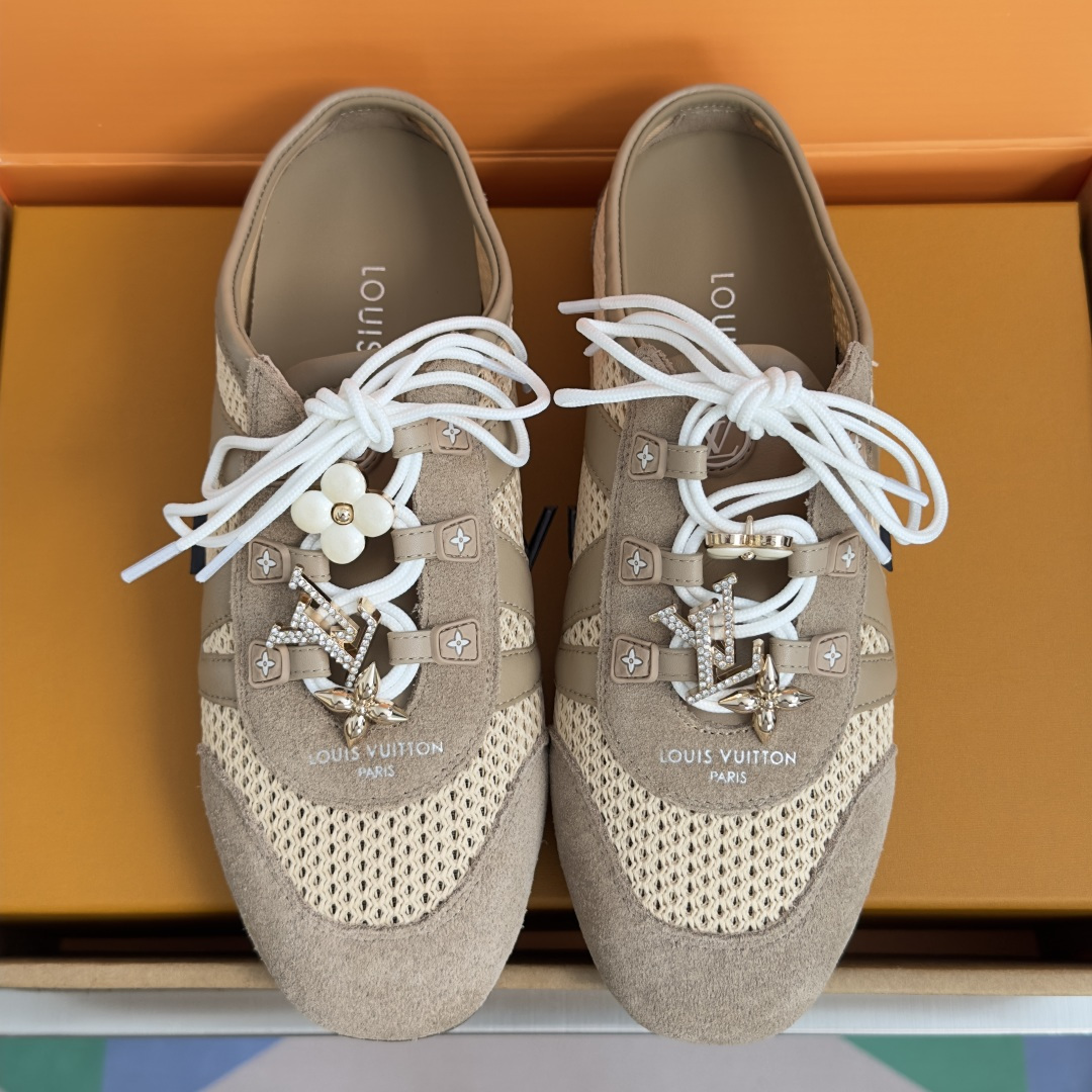 顶级版本：女款 LV路易威登 L家 驴牌 最新Sneakerina系列 黑白 熊猫配色  玛丽珍 芭蕾运动鞋 德训鞋 休