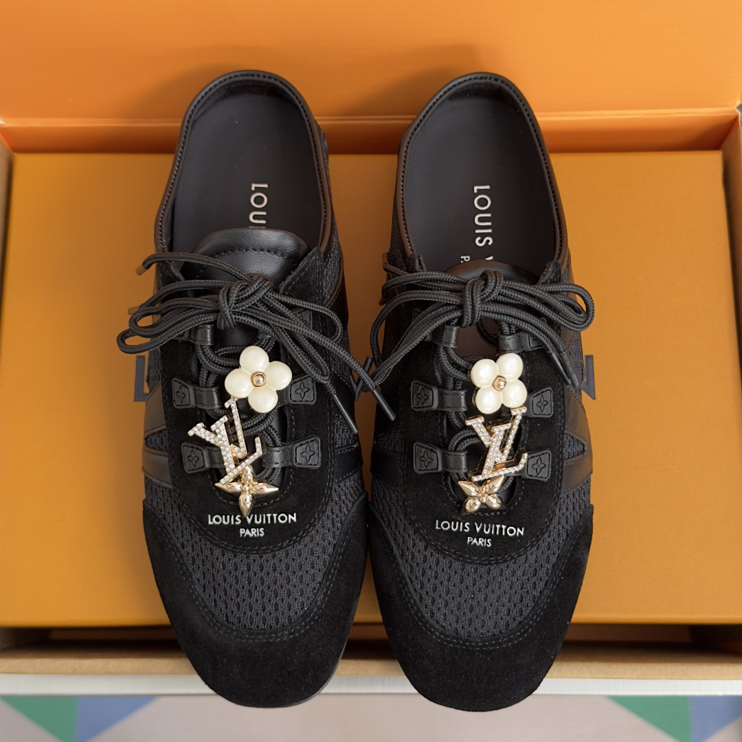 顶级版本：女款 LV路易威登 L家 驴牌 最新Sneakerina系列 黑白 熊猫配色  玛丽珍 芭蕾运动鞋 德训鞋 休