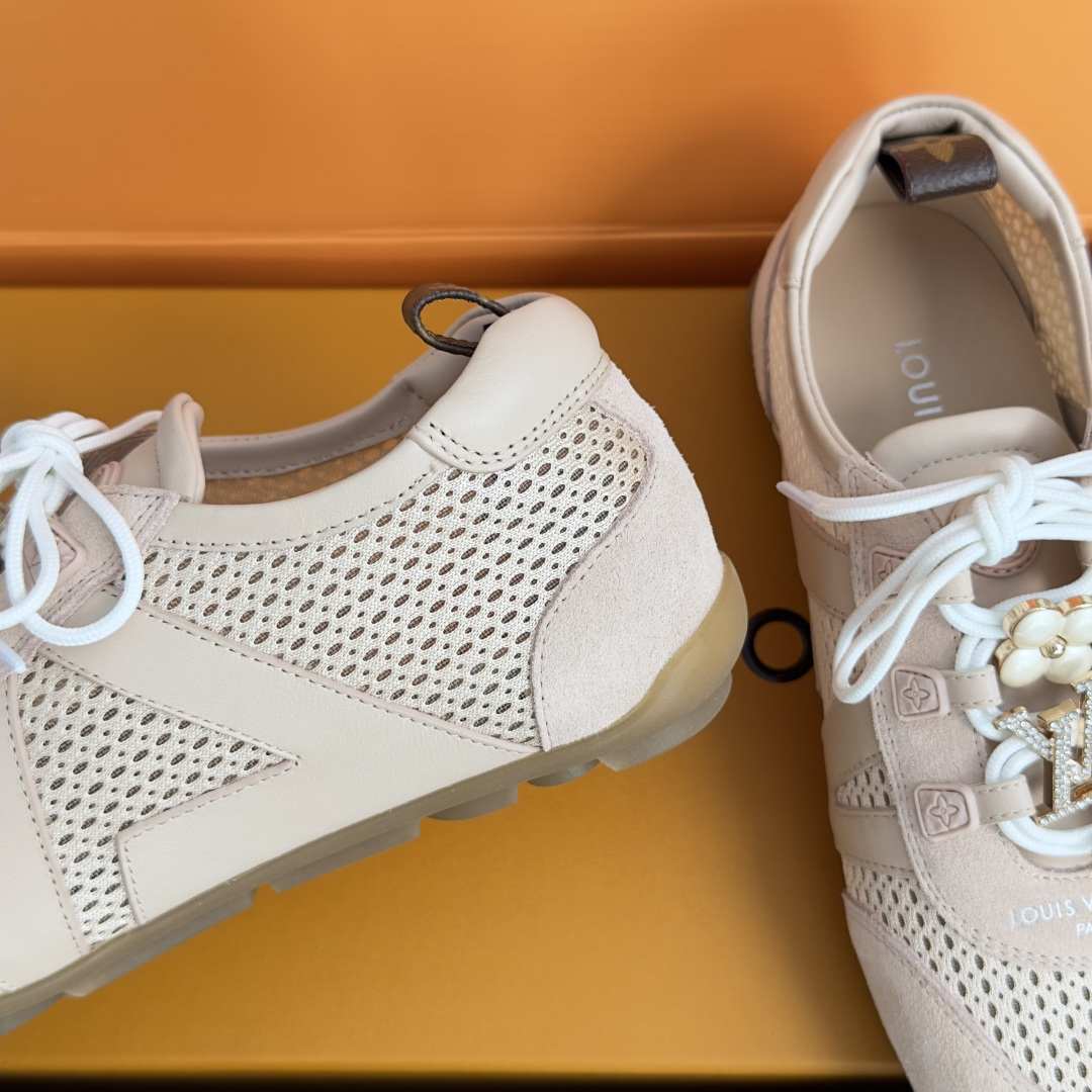 顶级版本：女款 LV路易威登 L家 驴牌 最新Sneakerina系列 黑白 熊猫配色  玛丽珍 芭蕾运动鞋 德训鞋 休