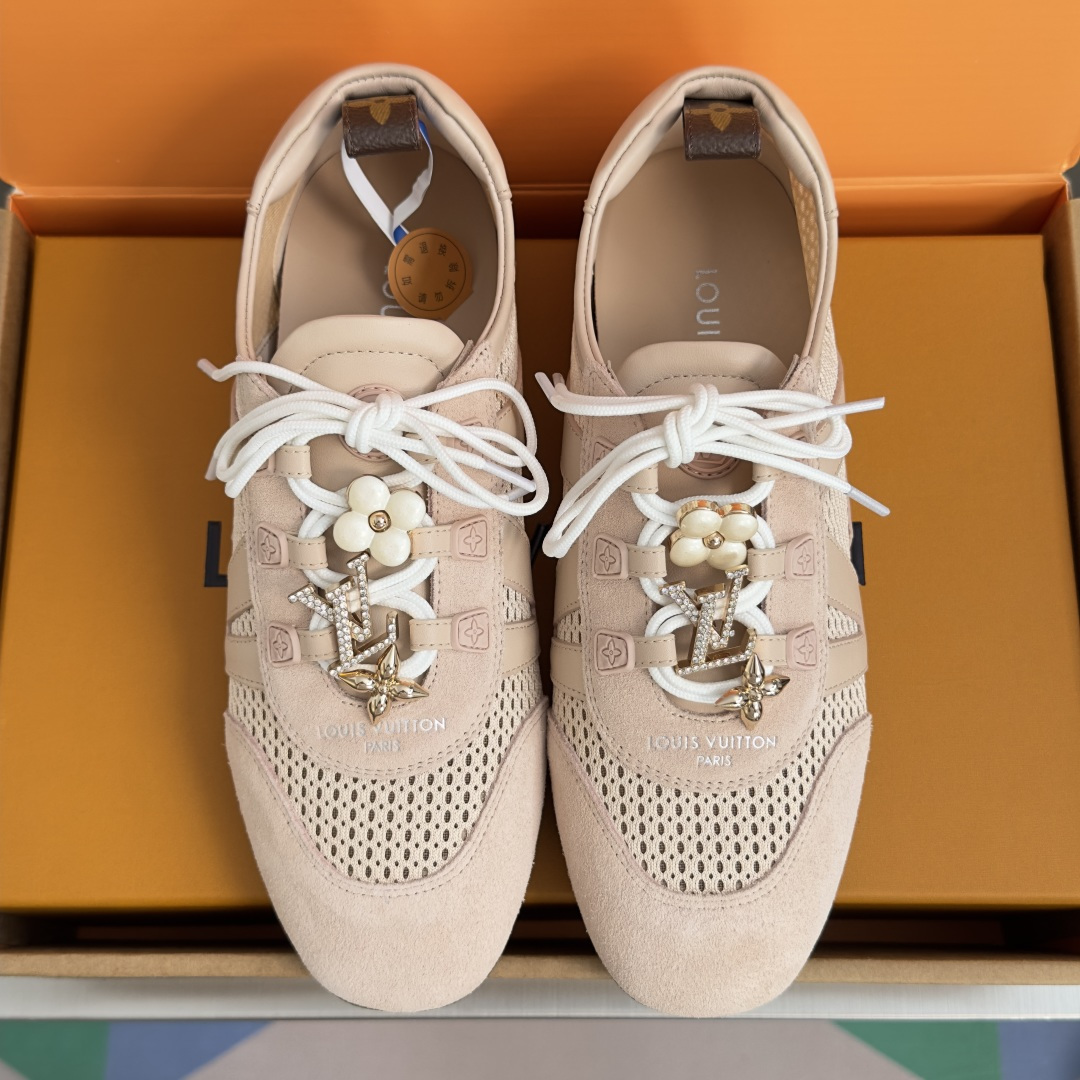 顶级版本：女款 LV路易威登 L家 驴牌 最新Sneakerina系列 黑白 熊猫配色  玛丽珍 芭蕾运动鞋 德训鞋 休
