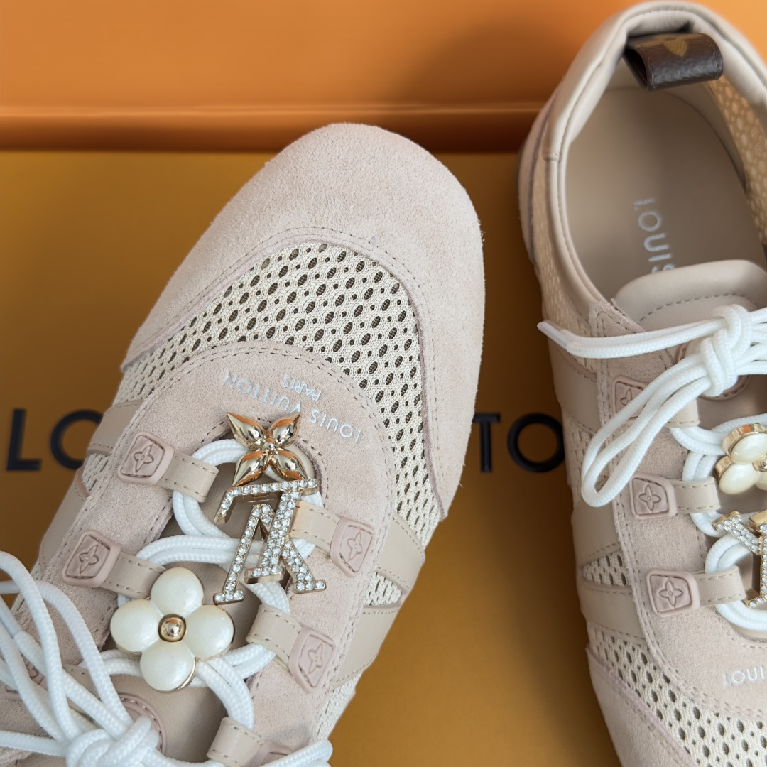 顶级版本：女款 LV路易威登 L家 驴牌 最新Sneakerina系列 黑白 熊猫配色  玛丽珍 芭蕾运动鞋 德训鞋 休