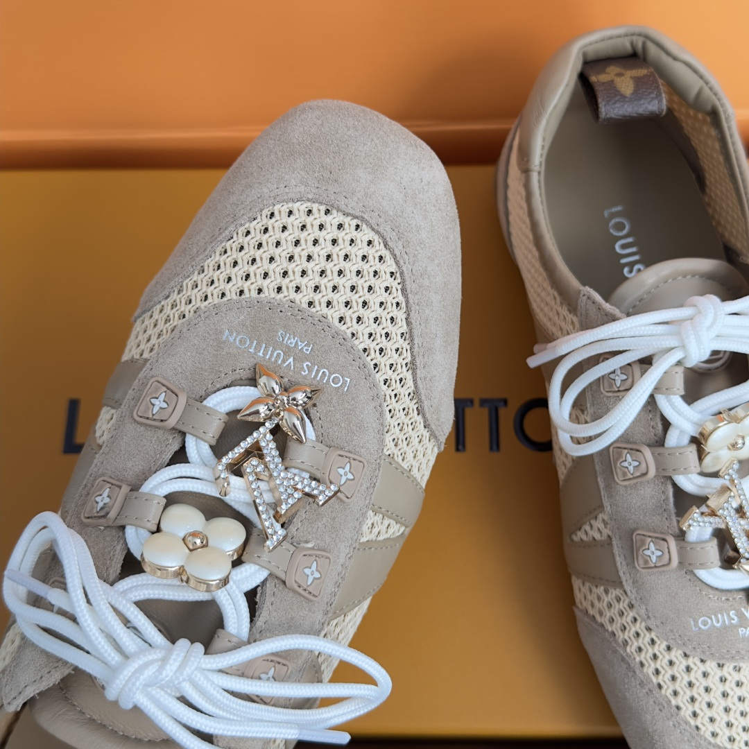 顶级版本：女款 LV路易威登 L家 驴牌 最新Sneakerina系列 黑白 熊猫配色  玛丽珍 芭蕾运动鞋 德训鞋 休