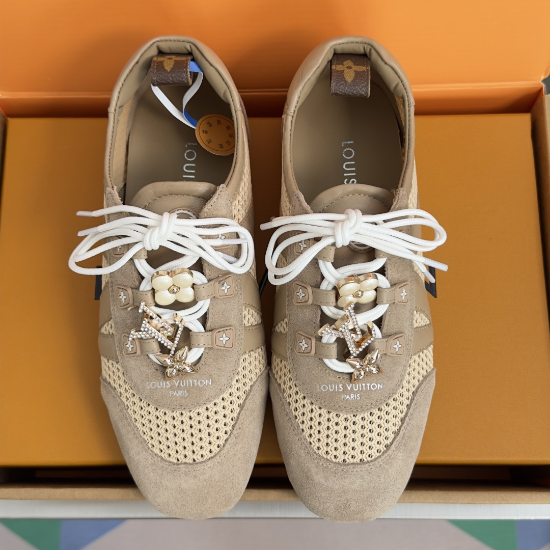 顶级版本：女款 LV路易威登 L家 驴牌 最新Sneakerina系列 黑白 熊猫配色  玛丽珍 芭蕾运动鞋 德训鞋 休