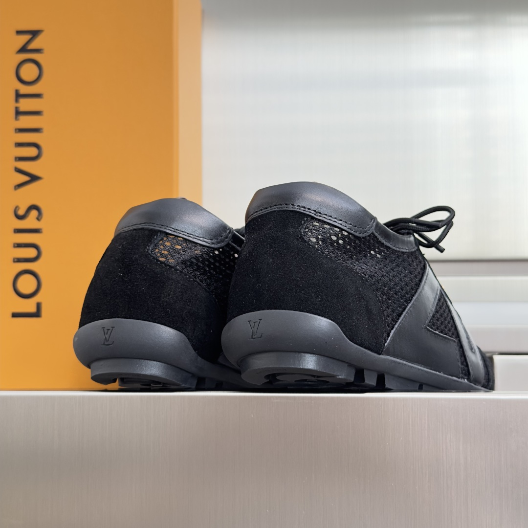 顶级版本:女款 LV路易威登 L家 驴牌 最新Sneakerina系列 黑白 熊猫配色 玛丽珍 芭蕾运动鞋 德训鞋 休 顶级版本:女款 LV路易威登 L家 驴牌 最新Sneakerina系列 黑白 熊猫配色 玛丽珍 芭蕾运动鞋 德训鞋 休