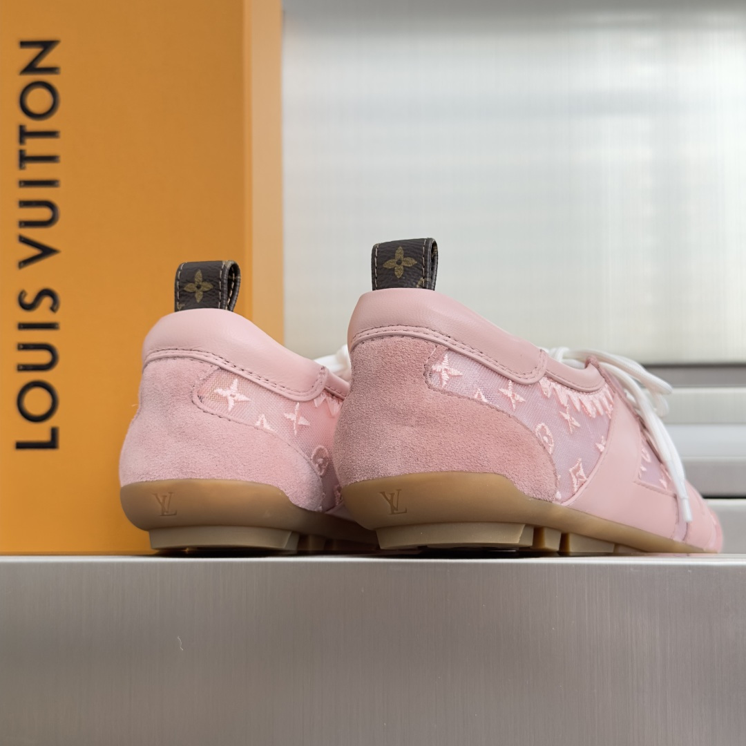 顶级版本:女款 LV路易威登 L家 驴牌 最新Sneakerina系列 黑白 熊猫配色 玛丽珍 芭蕾运动鞋 德训鞋 休 顶级版本:女款 LV路易威登 L家 驴牌 最新Sneakerina系列 黑白 熊猫配色 玛丽珍 芭蕾运动鞋 德训鞋 休
