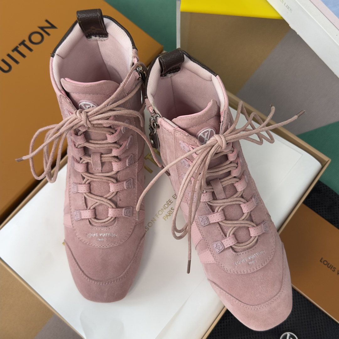 顶级版本:女款 LV路易威登 L家 驴牌 最新Sneakerina系列 及踝靴 休闲 运动鞋 拳击鞋 本款 LV Sne 顶级版本:女款 LV路易威登 L家 驴牌 最新Sneakerina系列 及踝靴 休闲 运动鞋 拳击鞋 本款 LV Sne