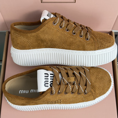 顶级版本:女款 MiuMiu缪缪 最新款 厚底 饼干鞋 休闲 运动鞋 原版购入开发 做货 隽永丹宁汲取迷人Miu Miu 顶级版本:女款 MiuMiu缪缪 最新款 厚底 饼干鞋 休闲 运动鞋 原版购入开发 做货 隽永丹宁汲取迷人Miu Miu