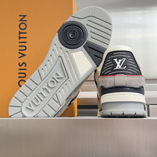 顶级版本:男款 LV Trainer路易威登 驴牌 L家 情侣款 休闲 运动鞋 滑板鞋 本款 LV Trainer 运动 顶级版本:男款 LV Trainer路易威登 驴牌 L家 情侣款 休闲 运动鞋 滑板鞋 本款 LV Trainer 运动