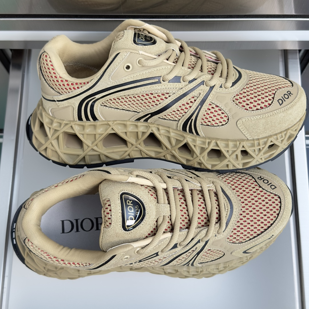 顶级版本：男款 Dior x Kaws迪奥 联名款B35胶囊系列 镂空 网面  原版购入开发 做货 这款名为B35 NX
