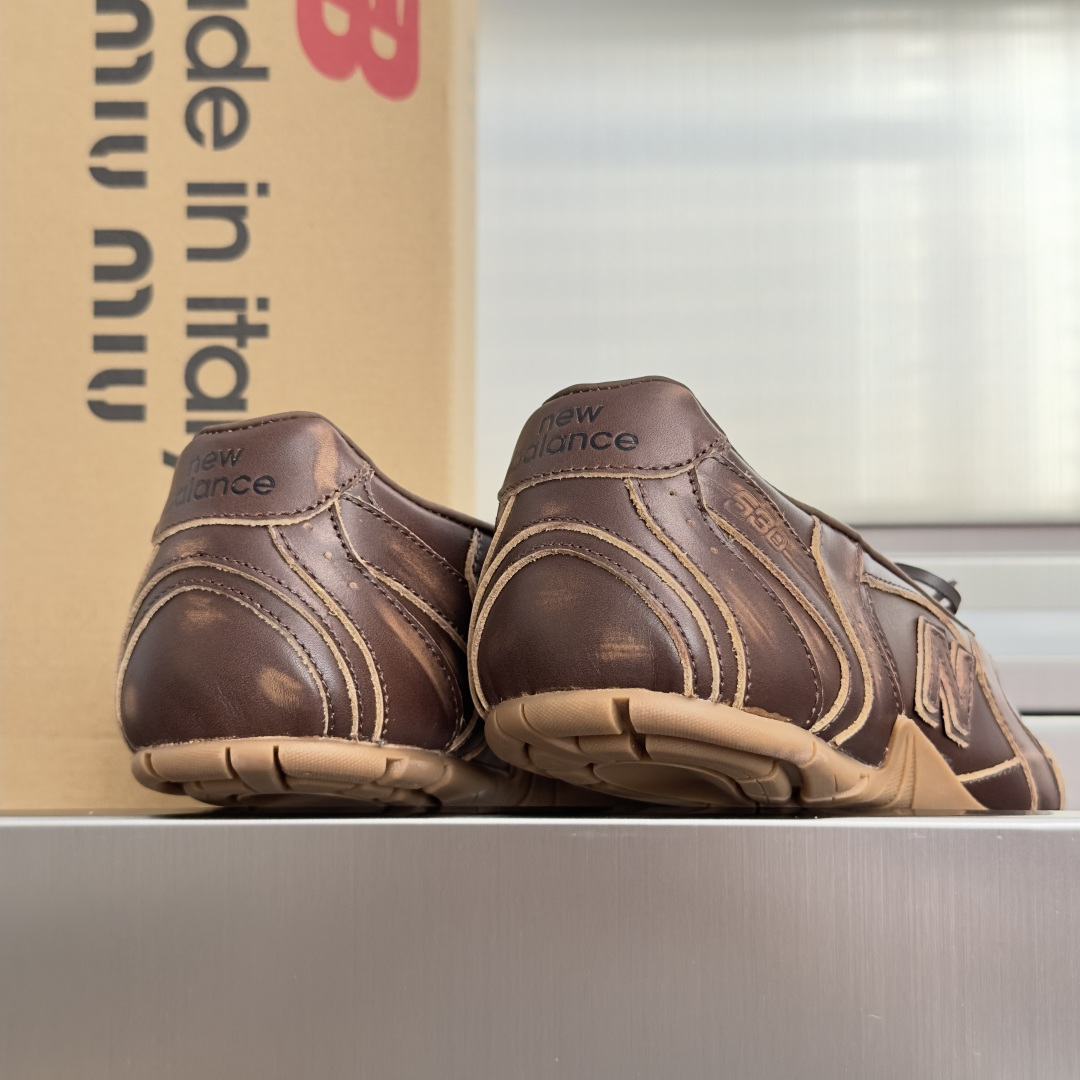 顶级版本:女款 Miu Miu 缪缪× New Balance NB联名款 复古 休闲 芭蕾舞 运动鞋 每一双都像从 v 顶级版本:女款 Miu Miu 缪缪× New Balance NB联名款 复古 休闲 芭蕾舞 运动鞋 每一双都像从 v
