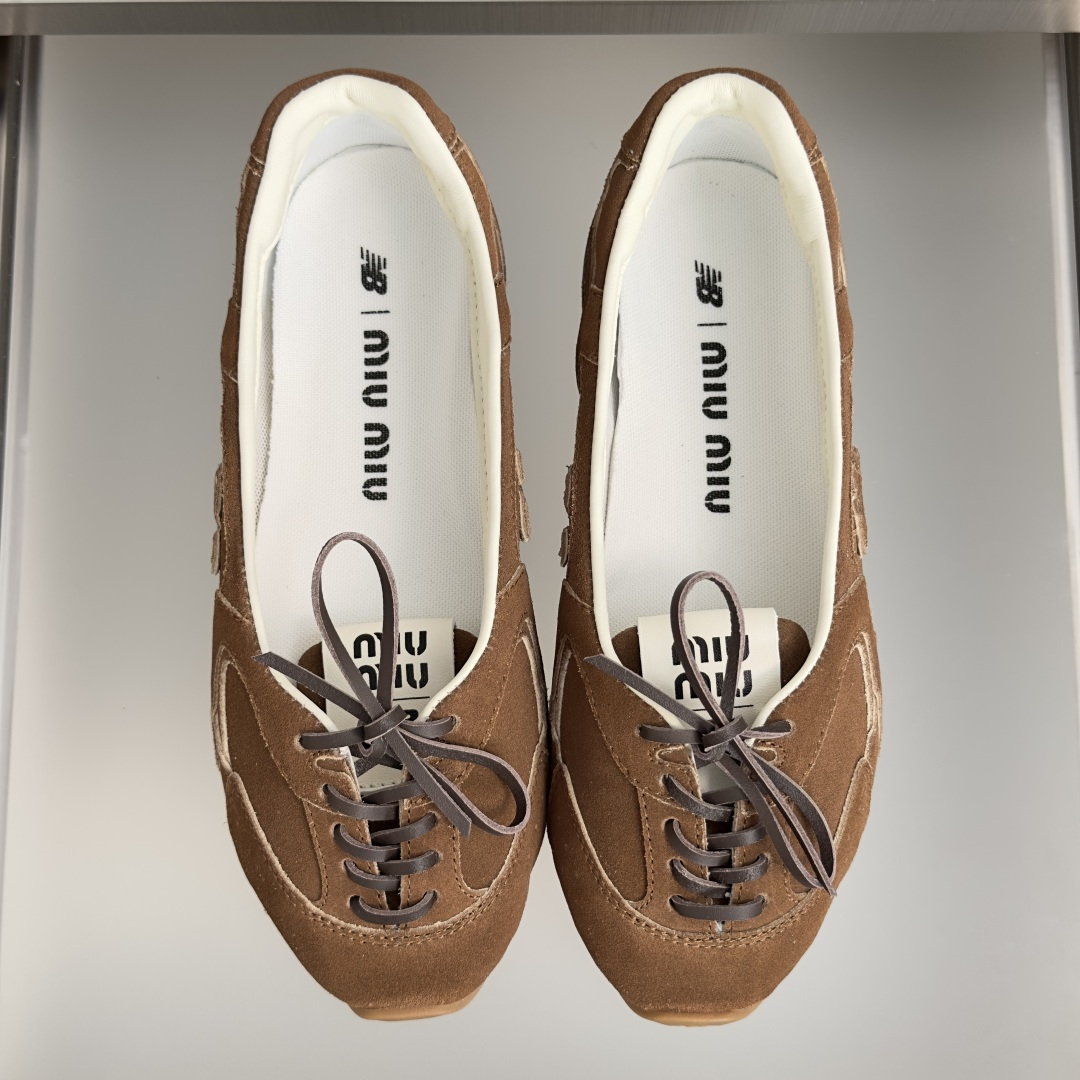 顶级版本：女款 Miu Miu 缪缪× New Balance NB联名款 复古 休闲 芭蕾舞 运动鞋 每一双都像从 v