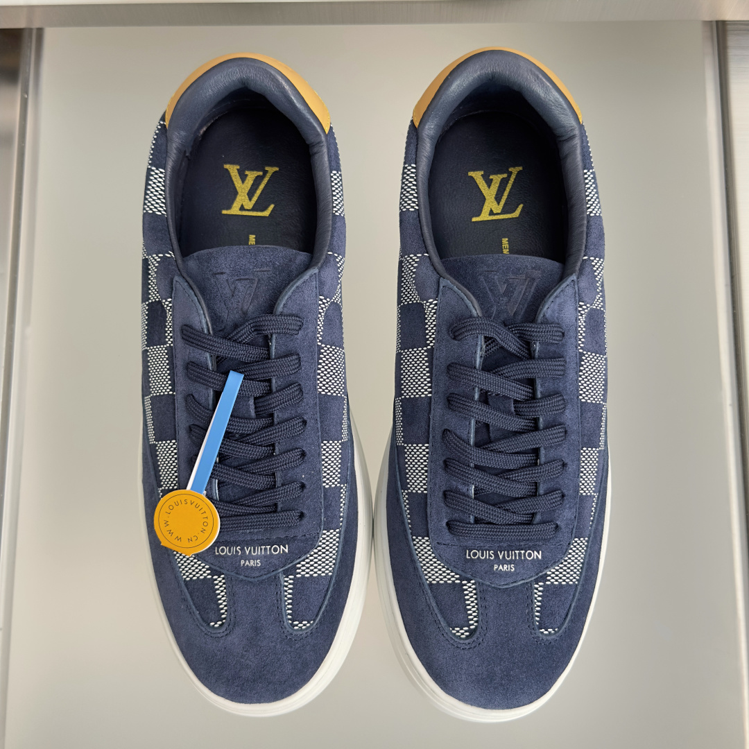 顶级版本： LV路易威登 L家 驴牌 Flash系列 情侣款 休闲 运动鞋 德训鞋 本款 LV Flash 运动鞋以简约