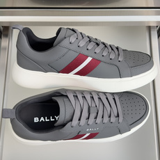 顶级版本:男款 Bally巴利 厚底 一脚蹬 休闲 小白鞋 运动鞋 经典纯白皮革鞋面,细腻柔润,自带低调高级 BALLY 顶级版本:男款 Bally巴利 厚底 一脚蹬 休闲 小白鞋 运动鞋 经典纯白皮革鞋面,细腻柔润,自带低调高级 BALLY