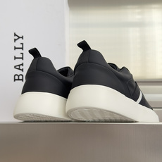 顶级版本:男款 Bally巴利 厚底 一脚蹬 休闲 小白鞋 运动鞋 经典纯白皮革鞋面,细腻柔润,自带低调高级 BALLY 顶级版本:男款 Bally巴利 厚底 一脚蹬 休闲 小白鞋 运动鞋 经典纯白皮革鞋面,细腻柔润,自带低调高级 BALLY