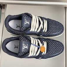 顶级版本:男款 LV Trainer路易威登 驴牌 L家 情侣款 休闲 运动鞋 滑板鞋 本款 LV Trainer 运动 顶级版本:男款 LV Trainer路易威登 驴牌 L家 情侣款 休闲 运动鞋 滑板鞋 本款 LV Trainer 运动