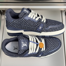 顶级版本:男款 LV Trainer路易威登 驴牌 L家 情侣款 休闲 运动鞋 滑板鞋 本款 LV Trainer 运动 顶级版本:男款 LV Trainer路易威登 驴牌 L家 情侣款 休闲 运动鞋 滑板鞋 本款 LV Trainer 运动