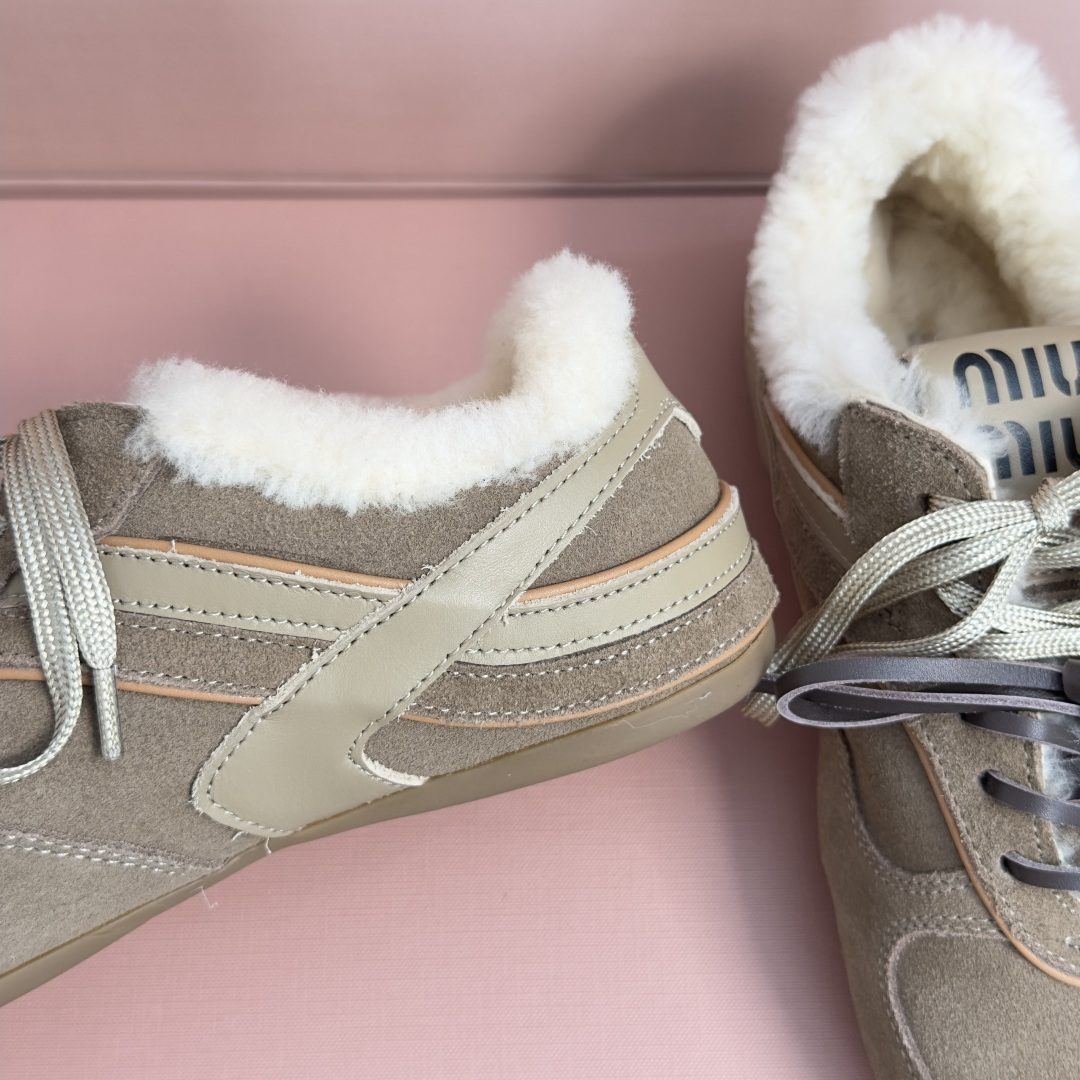 顶级版本:女款 MiuMiu缪缪 最新走秀款Gymnasium系列 拼色 休闲 运动鞋 德训鞋 阿甘鞋 原版购入开发 做 顶级版本:女款 MiuMiu缪缪 最新走秀款Gymnasium系列 拼色 休闲 运动鞋 德训鞋 阿甘鞋 原版购入开发 做