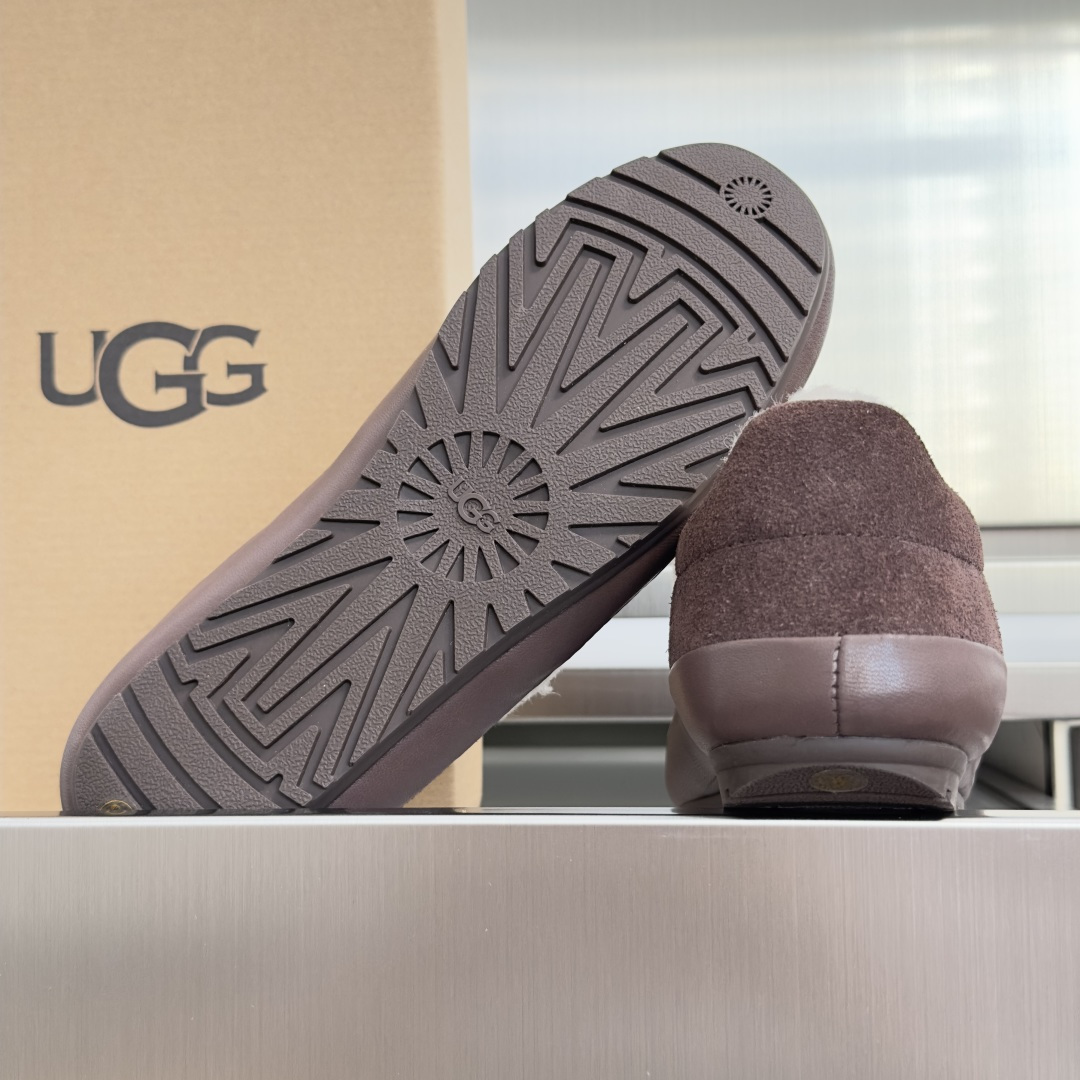 顶级版本:女款 UGG 最新款 毛毛 厚底 德训鞋 阿甘鞋 休闲鞋 把我拿捏住了谁能拒绝冬天的毛绒绒啊!!软乎乎的设计 顶级版本:女款 UGG 最新款 毛毛 厚底 德训鞋 阿甘鞋 休闲鞋 把我拿捏住了谁能拒绝冬天的毛绒绒啊!!软乎乎的设计