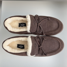 顶级版本:女款 UGG 最新款 毛毛 厚底 德训鞋 阿甘鞋 休闲鞋 把我拿捏住了谁能拒绝冬天的毛绒绒啊!!软乎乎的设计 顶级版本:女款 UGG 最新款 毛毛 厚底 德训鞋 阿甘鞋 休闲鞋 把我拿捏住了谁能拒绝冬天的毛绒绒啊!!软乎乎的设计