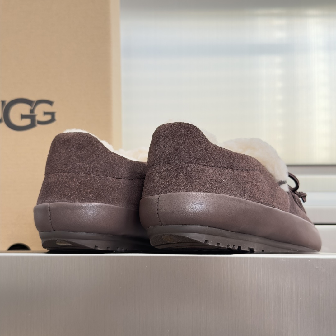 顶级版本:女款 UGG 最新款 毛毛 厚底 德训鞋 阿甘鞋 休闲鞋 把我拿捏住了谁能拒绝冬天的毛绒绒啊!!软乎乎的设计 顶级版本:女款 UGG 最新款 毛毛 厚底 德训鞋 阿甘鞋 休闲鞋 把我拿捏住了谁能拒绝冬天的毛绒绒啊!!软乎乎的设计