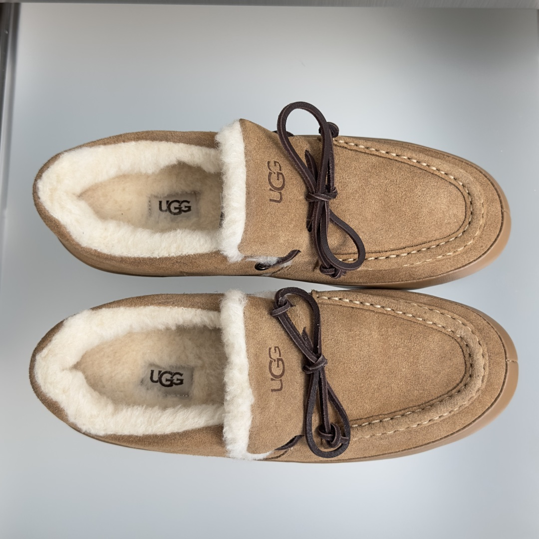 顶级版本：女款 UGG 最新款 毛毛 厚底 德训鞋  阿甘鞋 休闲鞋 把我拿捏住了谁能拒绝冬天的毛绒绒啊!!软乎乎的设计
