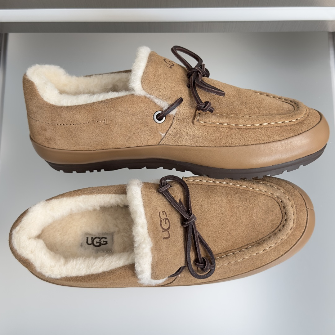 顶级版本：女款 UGG 最新款 毛毛 厚底 德训鞋  阿甘鞋 休闲鞋 把我拿捏住了谁能拒绝冬天的毛绒绒啊!!软乎乎的设计