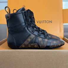 顶级版本:女款 LV路易威登 L家 驴牌 最新Sneakerina系列 及踝靴 休闲 运动鞋 拳击鞋 本款 LV Sne 顶级版本:女款 LV路易威登 L家 驴牌 最新Sneakerina系列 及踝靴 休闲 运动鞋 拳击鞋 本款 LV Sne