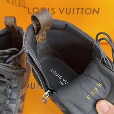 顶级版本:女款 LV路易威登 L家 驴牌 最新Sneakerina系列 及踝靴 休闲 运动鞋 拳击鞋 本款 LV Sne 顶级版本:女款 LV路易威登 L家 驴牌 最新Sneakerina系列 及踝靴 休闲 运动鞋 拳击鞋 本款 LV Sne