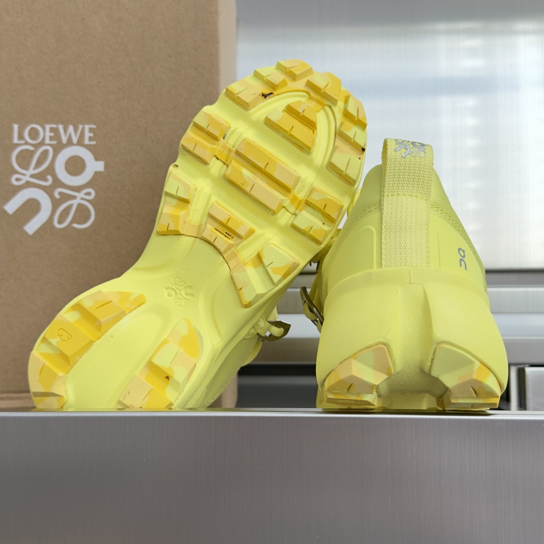 顶级版本:情侣款 LOEWE x On Cloudsolo 罗意威/昂跑 联名合作款 休闲 运动鞋 情侣款 跑鞋 聚酯纤 顶级版本:情侣款 LOEWE x On Cloudsolo 罗意威/昂跑 联名合作款 休闲 运动鞋 情侣款 跑鞋 聚酯纤