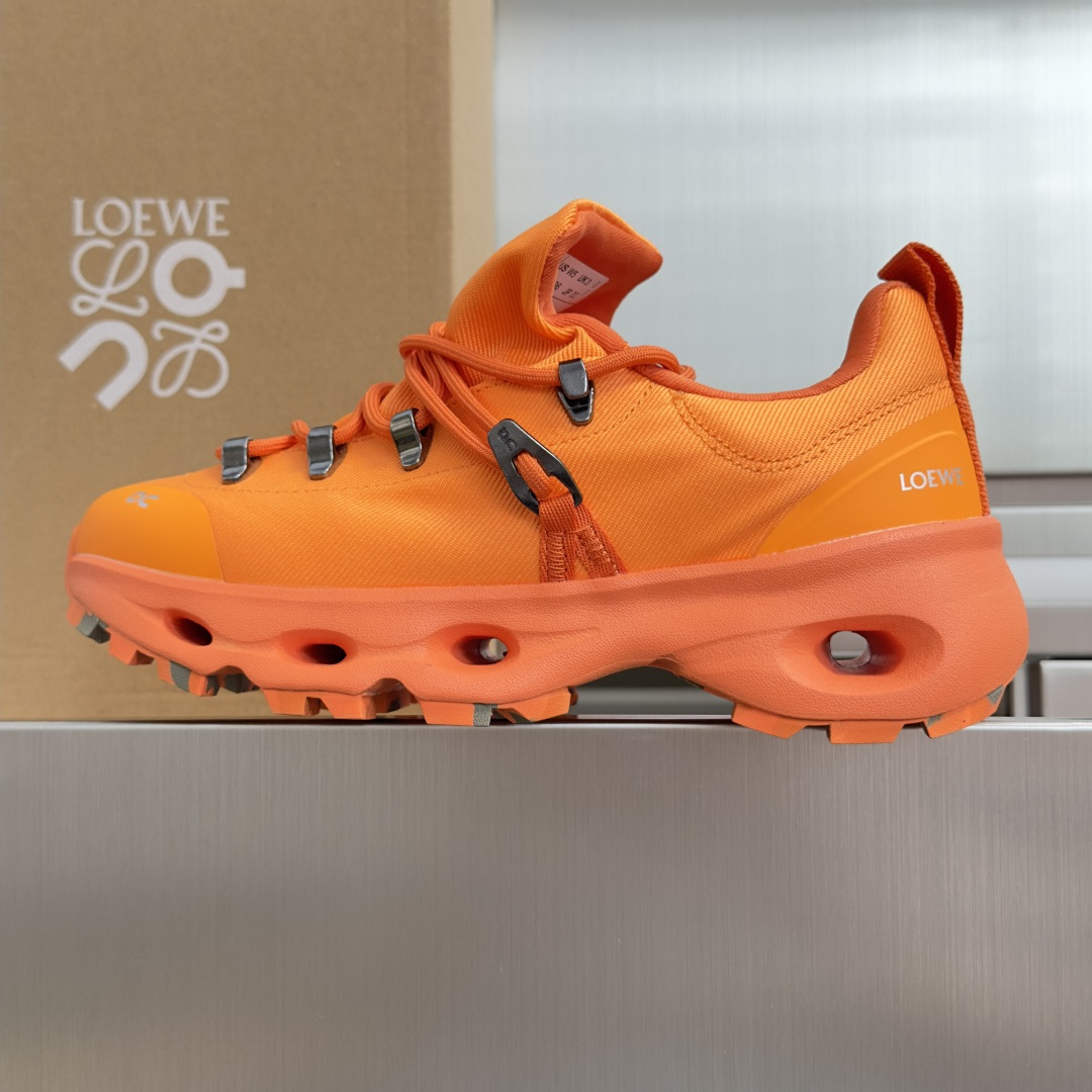 顶级版本：情侣款 LOEWE x On Cloudsolo 罗意威/昂跑 联名合作款 休闲 运动鞋 情侣款 跑鞋 聚酯纤