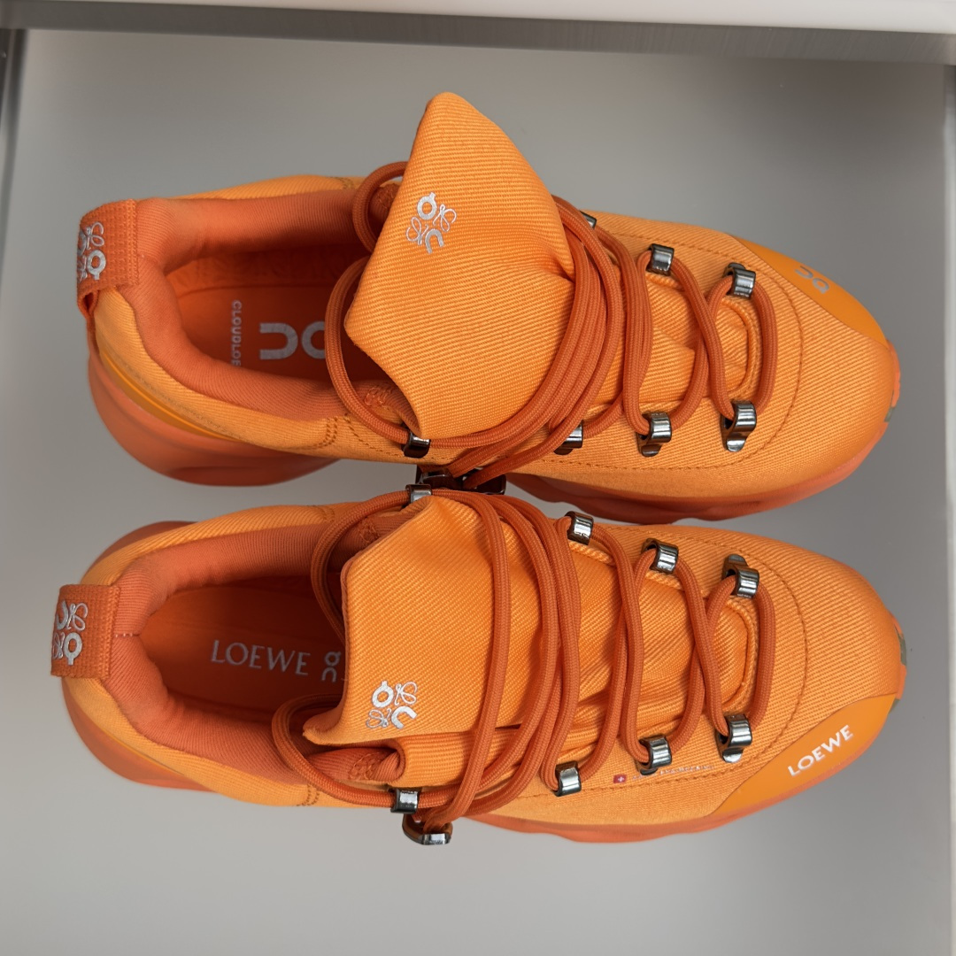 顶级版本：情侣款 LOEWE x On Cloudsolo 罗意威/昂跑 联名合作款 休闲 运动鞋 情侣款 跑鞋 聚酯纤