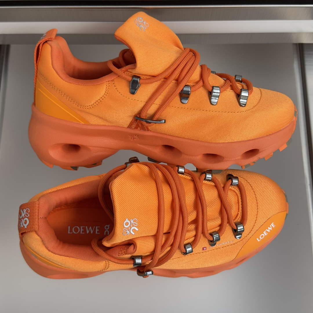 顶级版本：情侣款 LOEWE x On Cloudsolo 罗意威/昂跑 联名合作款 休闲 运动鞋 情侣款 跑鞋 聚酯纤