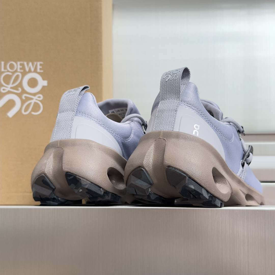 顶级版本：情侣款 LOEWE x On Cloudsolo 罗意威/昂跑 联名合作款 休闲 运动鞋 情侣款 跑鞋 聚酯纤