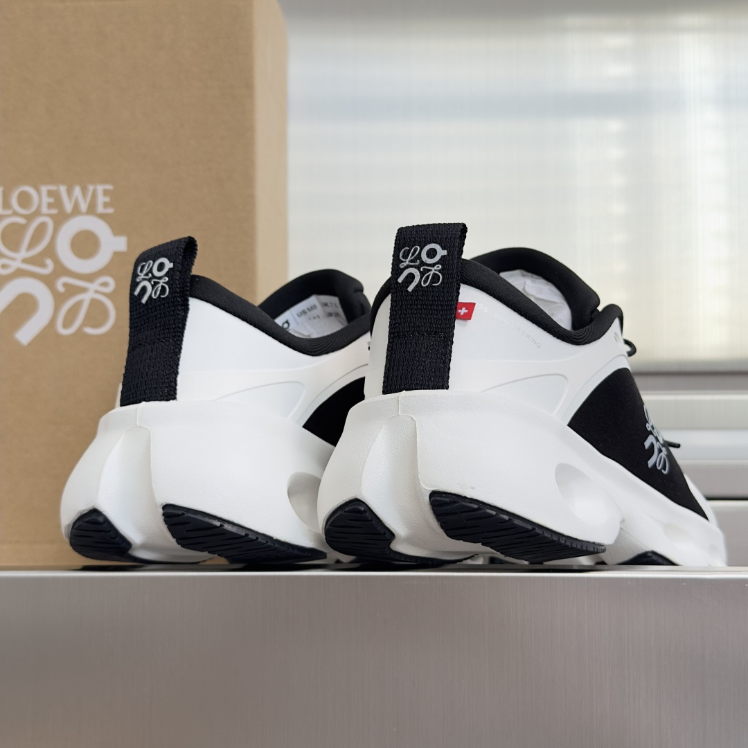 顶级版本：情侣款 LOEWE x On Cloudsolo 罗意威/昂跑 联名合作款 休闲 运动鞋 情侣款 跑鞋 聚酯纤