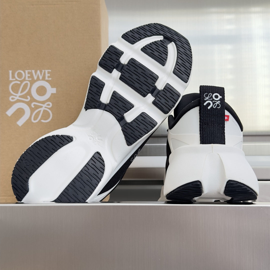 顶级版本：情侣款 LOEWE x On Cloudsolo 罗意威/昂跑 联名合作款 休闲 运动鞋 情侣款 跑鞋 聚酯纤