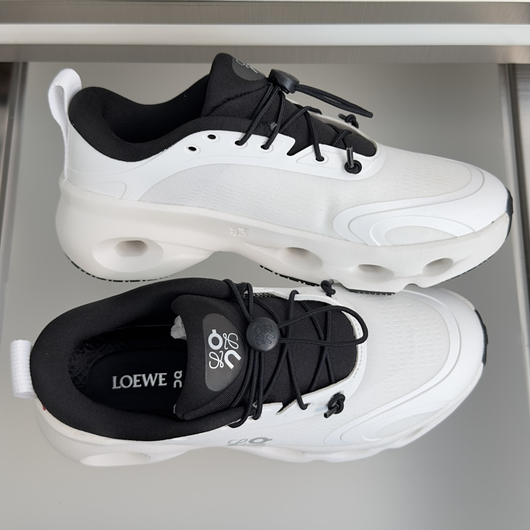 顶级版本:情侣款 LOEWE x On Cloudsolo 罗意威/昂跑 联名合作款 休闲 运动鞋 情侣款 跑鞋 聚酯纤 顶级版本:情侣款 LOEWE x On Cloudsolo 罗意威/昂跑 联名合作款 休闲 运动鞋 情侣款 跑鞋 聚酯纤