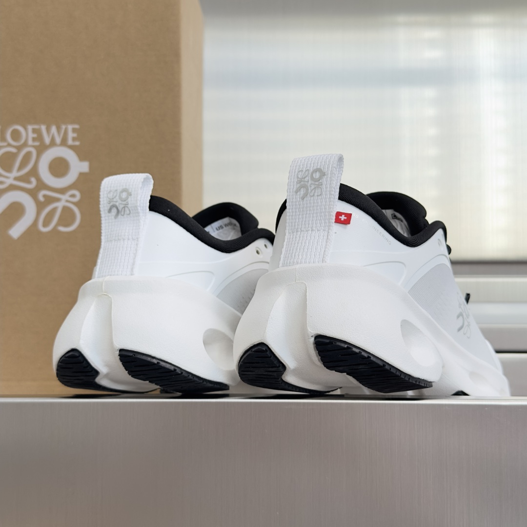 顶级版本:情侣款 LOEWE x On Cloudsolo 罗意威/昂跑 联名合作款 休闲 运动鞋 情侣款 跑鞋 聚酯纤 顶级版本:情侣款 LOEWE x On Cloudsolo 罗意威/昂跑 联名合作款 休闲 运动鞋 情侣款 跑鞋 聚酯纤