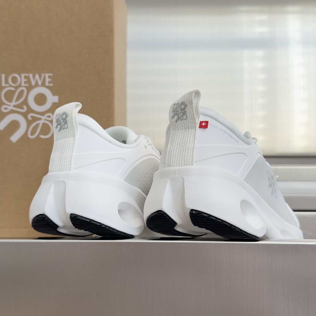 顶级版本:情侣款 LOEWE x On Cloudsolo 罗意威/昂跑 联名合作款 休闲 运动鞋 情侣款 跑鞋 聚酯纤 顶级版本:情侣款 LOEWE x On Cloudsolo 罗意威/昂跑 联名合作款 休闲 运动鞋 情侣款 跑鞋 聚酯纤