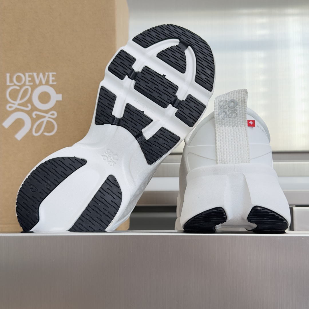 顶级版本:情侣款 LOEWE x On Cloudsolo 罗意威/昂跑 联名合作款 休闲 运动鞋 情侣款 跑鞋 聚酯纤 顶级版本:情侣款 LOEWE x On Cloudsolo 罗意威/昂跑 联名合作款 休闲 运动鞋 情侣款 跑鞋 聚酯纤