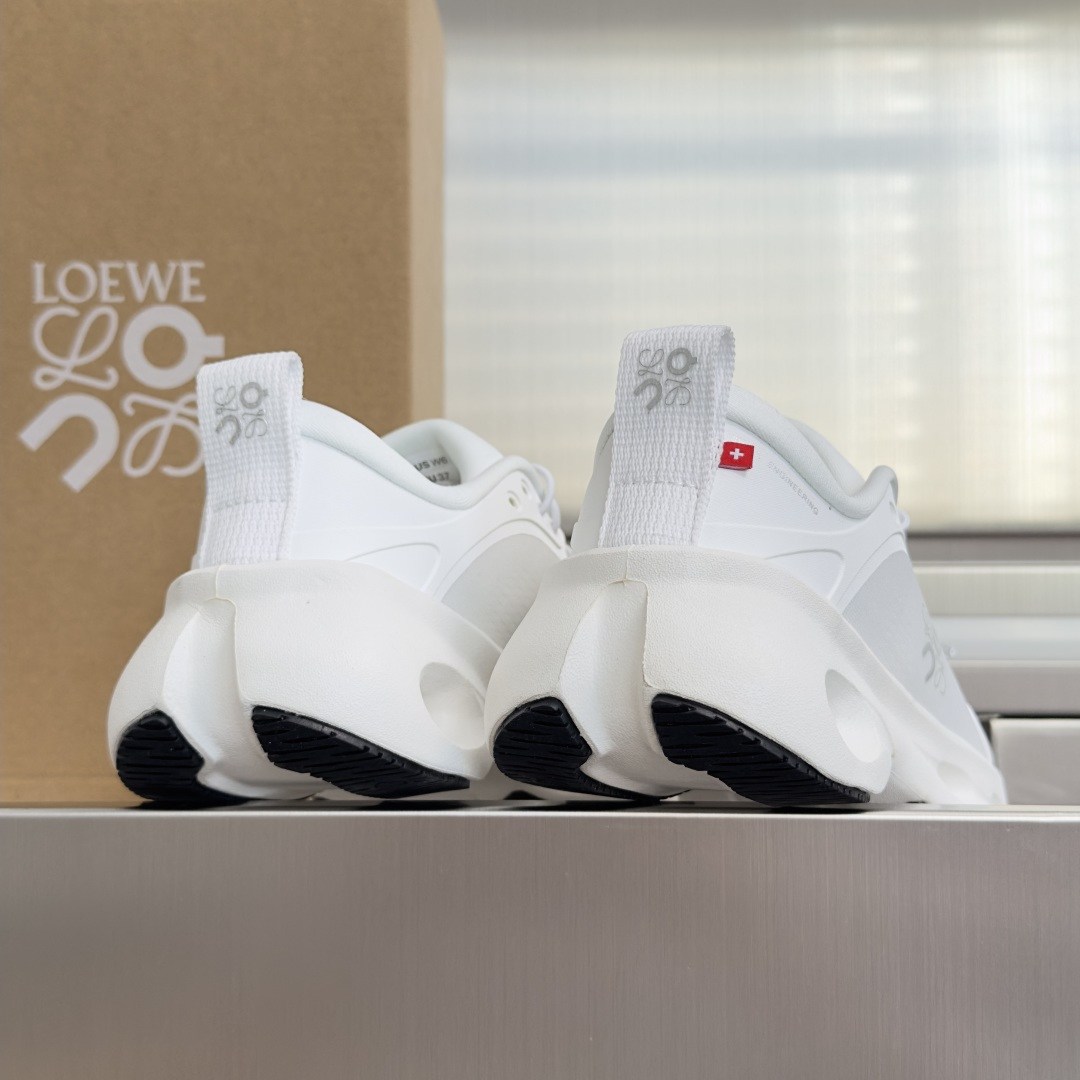 顶级版本：情侣款 LOEWE x On Cloudsolo 罗意威/昂跑 联名合作款 休闲 运动鞋 情侣款 跑鞋 聚酯纤