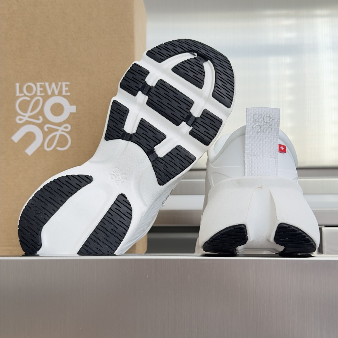 顶级版本：情侣款 LOEWE x On Cloudsolo 罗意威/昂跑 联名合作款 休闲 运动鞋 情侣款 跑鞋 聚酯纤