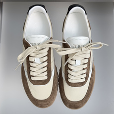 TOD'S托德斯 最新款 情侣款 厚底 德训鞋 拼接 休闲 运动鞋 本款运动休闲鞋采用纳帕皮革和绒面皮革制成,鞋面线条柔 TOD'S托德斯 最新款 情侣款 厚底 德训鞋 拼接 休闲 运动鞋 本款运动休闲鞋采用纳帕皮革和绒面皮革制成,鞋面线条柔