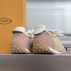 TOD'S托德斯 最新款 情侣款 厚底 德训鞋 拼接 休闲 运动鞋 本款运动休闲鞋采用纳帕皮革和绒面皮革制成,鞋面线条柔 TOD'S托德斯 最新款 情侣款 厚底 德训鞋 拼接 休闲 运动鞋 本款运动休闲鞋采用纳帕皮革和绒面皮革制成,鞋面线条柔